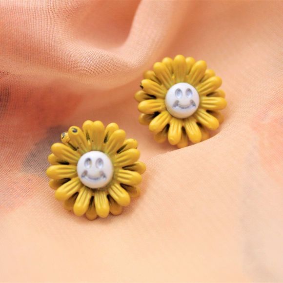 indepth dazzling Jewelry - 🌺Daisy sweet cute Sunflower smile face stud earring